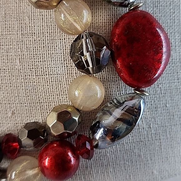 Faux Crystal Acrylic & Glass Red Black & Silvertone Necklace - Picture 6 of 11